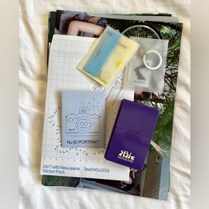 Newjeans kpop merchandise pack!